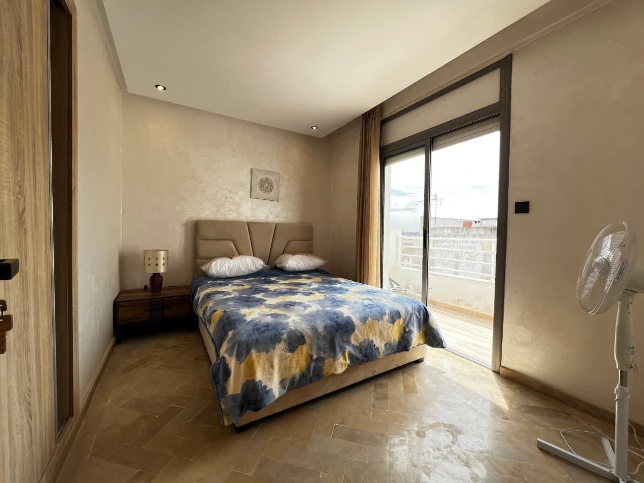 💢Appartement a louer 8500dh /mois a Racine traversant Est/Ouest 7ème et dernier étage sans vis-à-vis sur Racine, place des Iris :