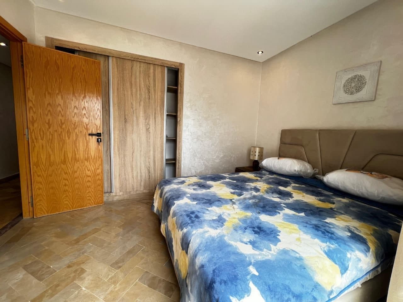 💢Appartement a louer 8500dh /mois a Racine traversant Est/Ouest 7ème et dernier étage sans vis-à-vis sur Racine, place des Iris :