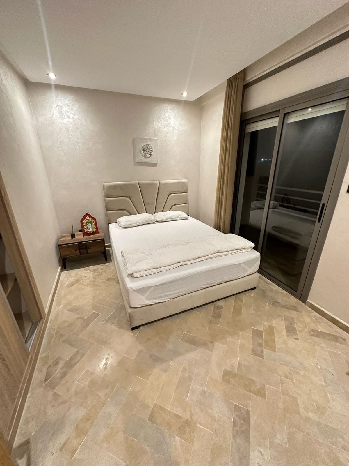 💢Appartement a louer 8500dh /mois a Racine traversant Est/Ouest 7ème et dernier étage sans vis-à-vis sur Racine, place des Iris :