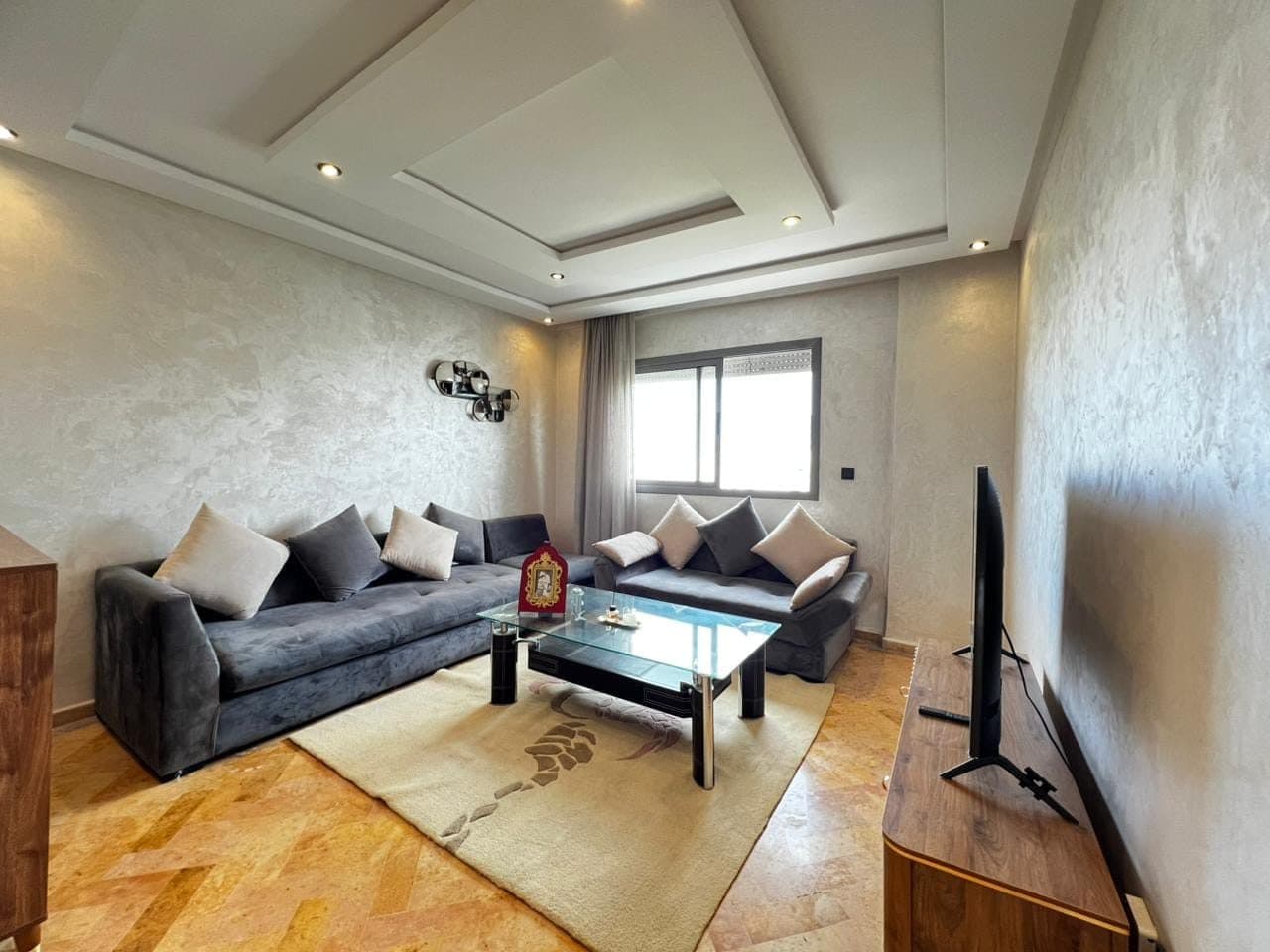 💢Appartement a louer 8500dh /mois a Racine traversant Est/Ouest 7ème et dernier étage sans vis-à-vis sur Racine, place des Iris :