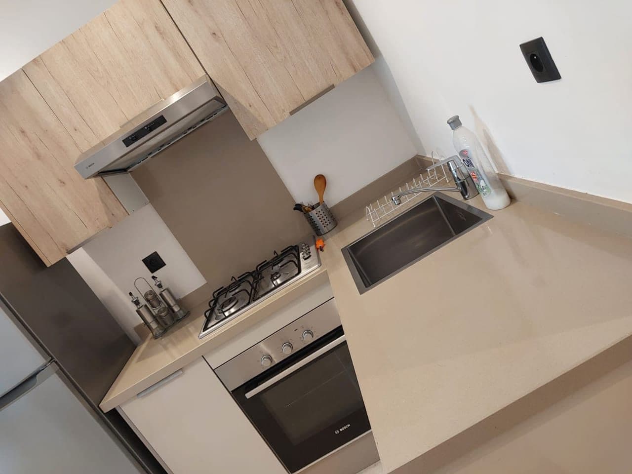 🏡 À LOUER – jolie studio F2 MEUBLÉ 8800dh/mois | CFC – CASABLANCA  📍 Emplacement privilégié : CFC, en face d’Area Mall